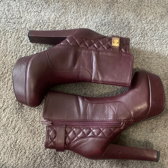 Platform booties - Picture 2 of 5